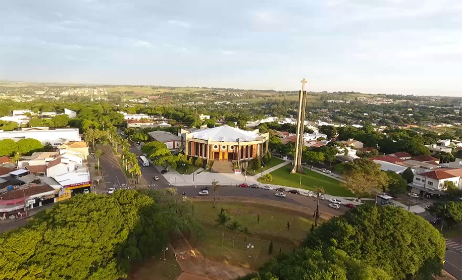 Catedral Divino Espírito Santo em Umuarama