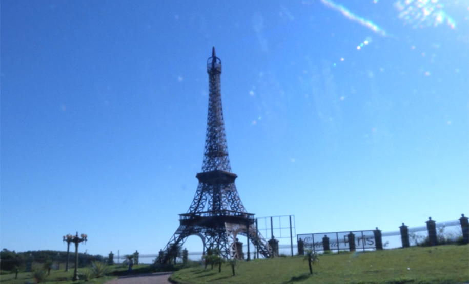 Réplica da Torre Eiffel em Umuarama